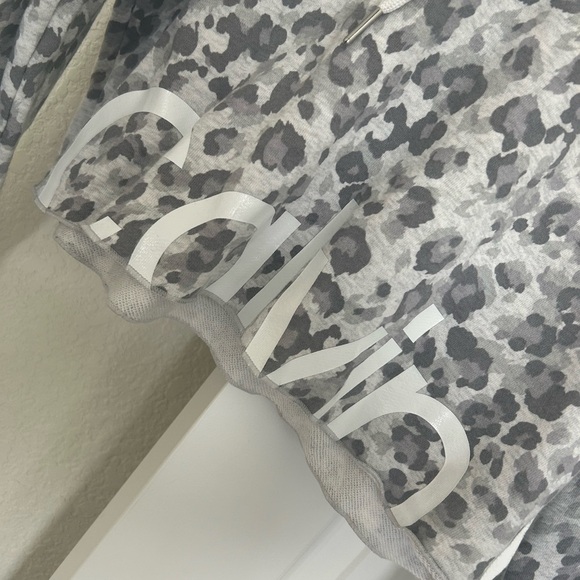 EUC CALVIN Klein Performance Grey Leopard Print Cropped Hoodie - Picture 3 of 11